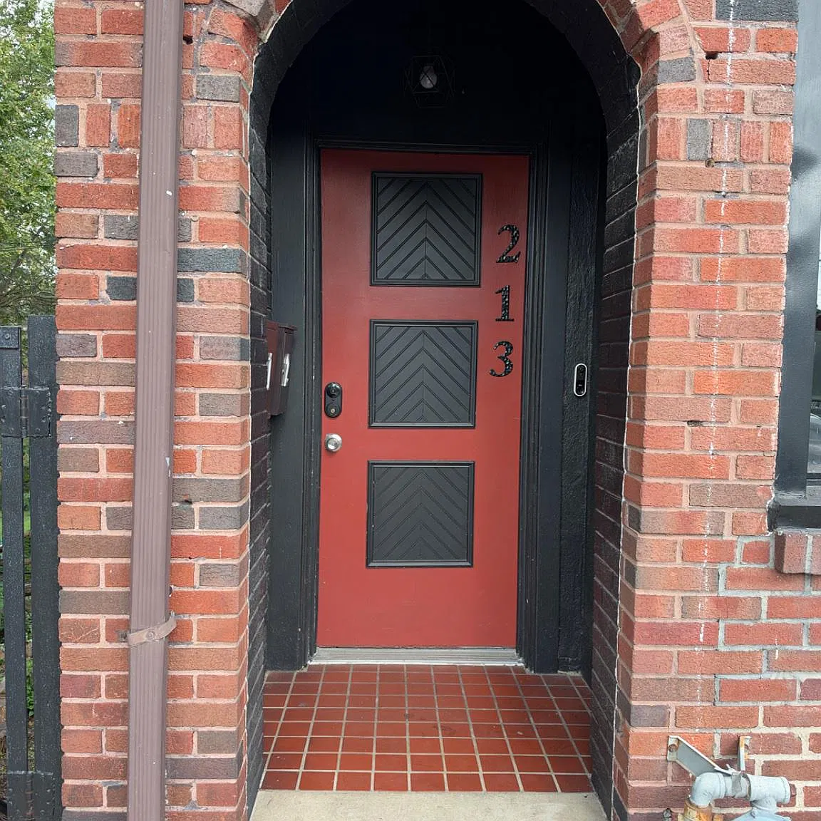 2 bed, 1.0 bath, $1,700 — Photo 3