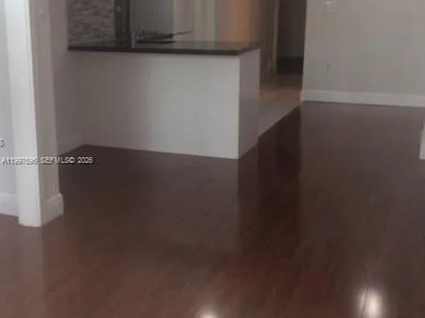 999 Brickell Bay Dr, Miami, FL