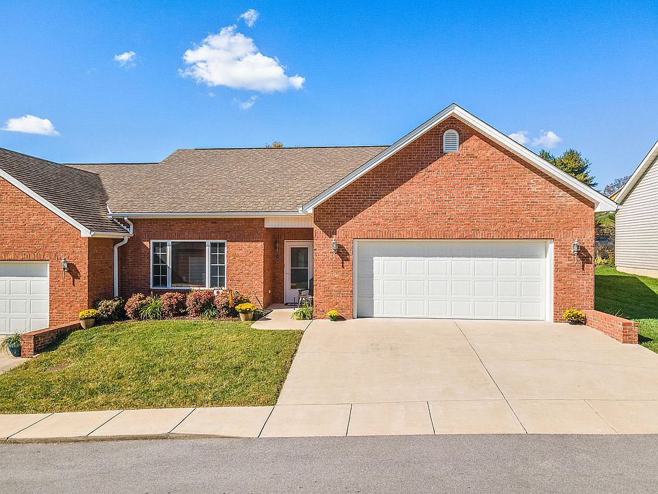 1st image of 115 Southridge Dr #115