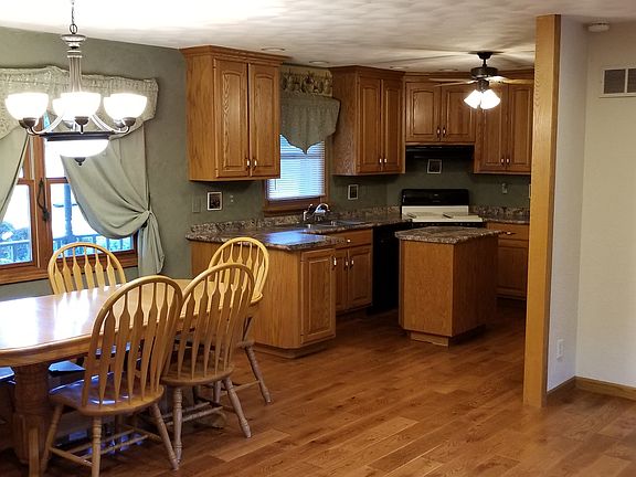 4th image of 17 Cheshire Dr