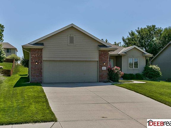 3rd image of 10025 Brentwood Dr