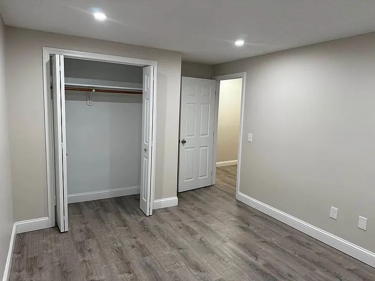 Pondsview Apartments — Photo 127