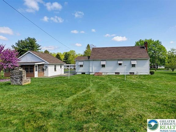3rd image of 485 Burger Hollow Rd
