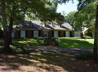 38 Rambling Rd, Palestine, TX 75801