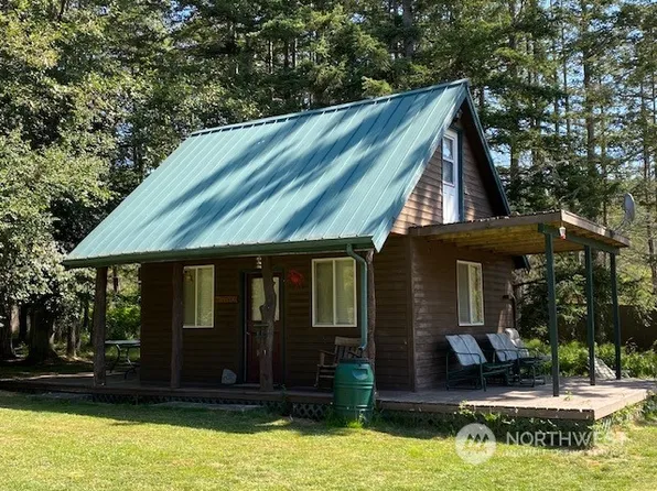 182 Airport Perimeter Way, Decatur Island, WA 98221