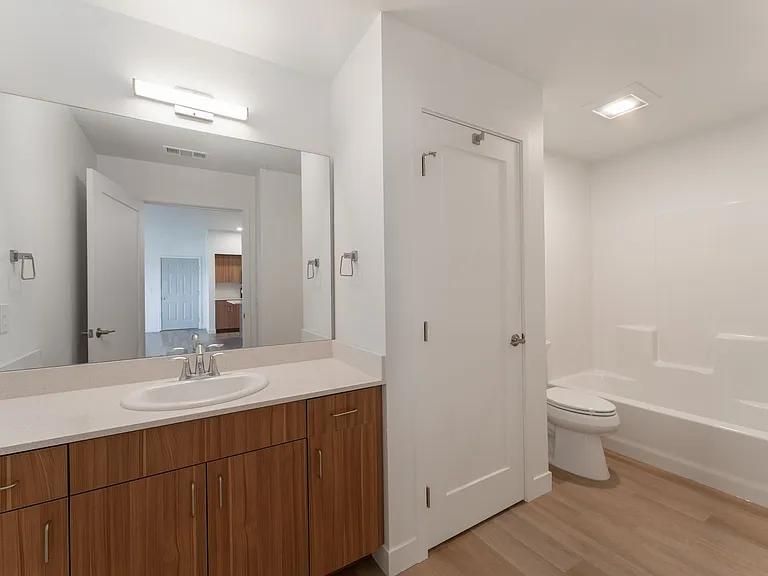 Zimmerman Luxury Apartments — Photo 30