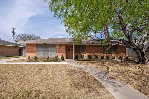 1137 Bradshaw Dr Photo 1