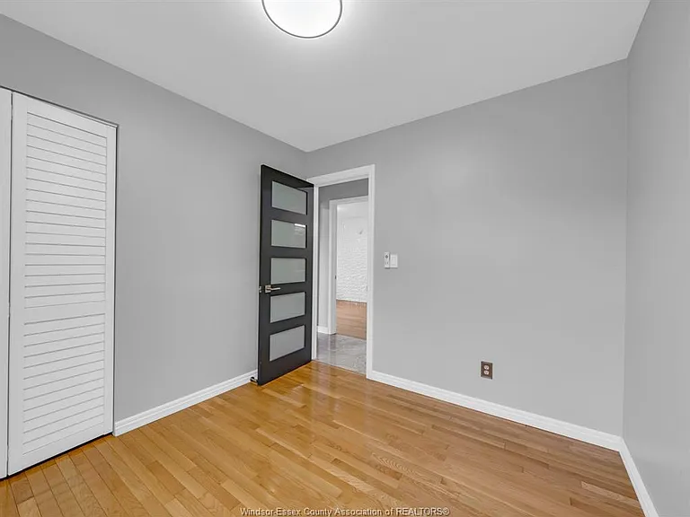 2823 Garvey Cres — Photo 19