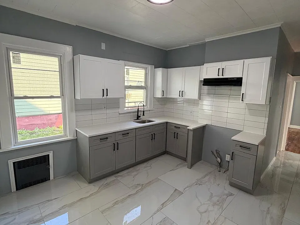 7 Laurel Pl #A
