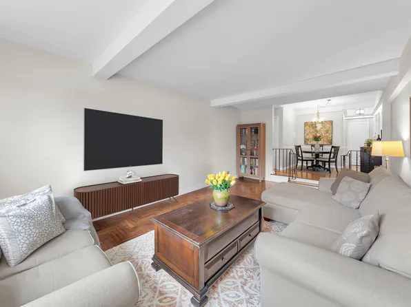 320 West 76th Street image 2 of 12