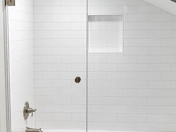 3rd image of 36 Valley Rd #2