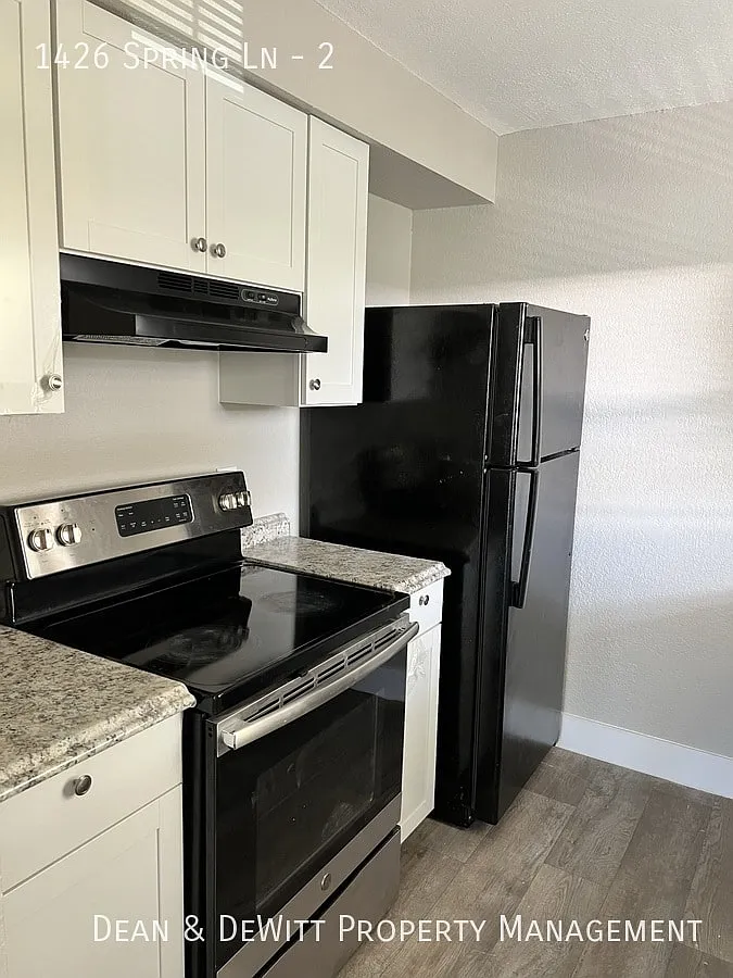 1426 Spring Ln Unit #1 — Photo 3