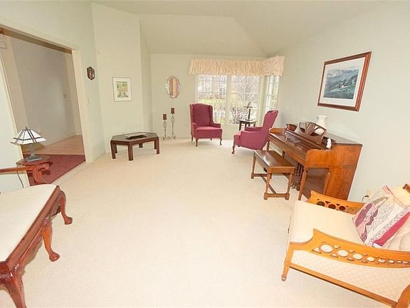 4th image of 5460 Country Club Ln