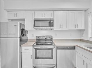 205 NW 84th St #205, Miami, FL 33150