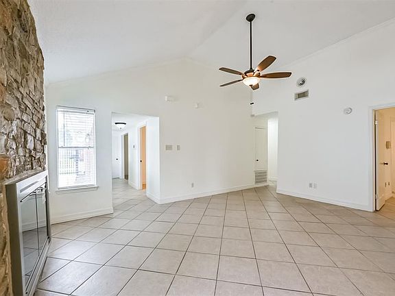 3rd image of 11511 Highland Meadow Dr
