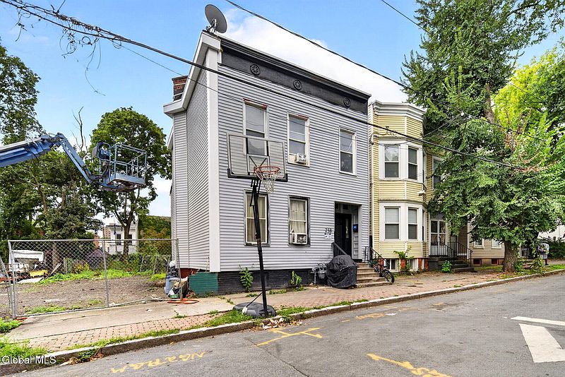3rd image of 258 1st Street
