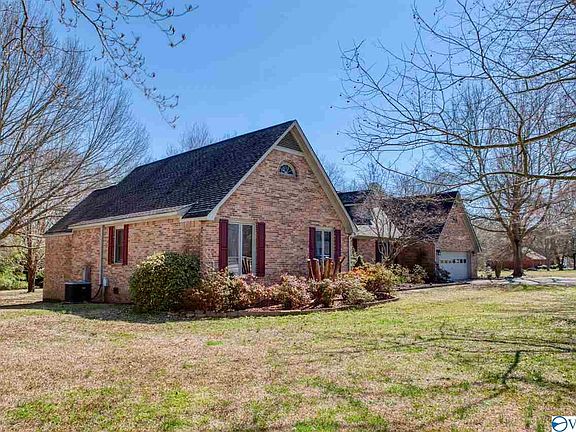 4th image of 1300 Vines Dr NE