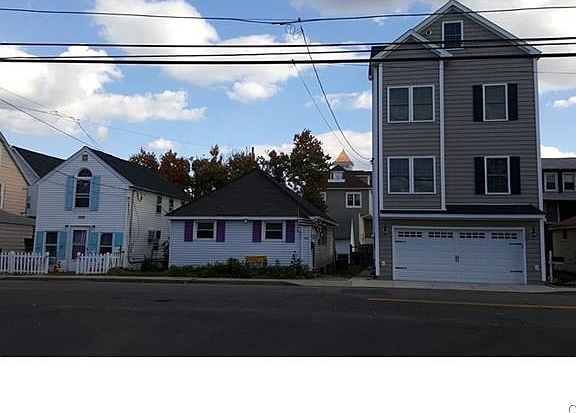 Surrounded by many of high end homes