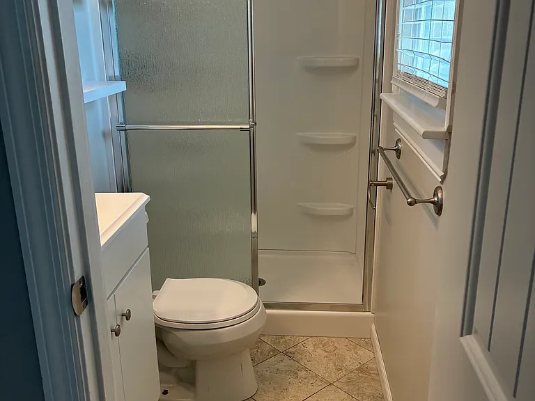 2405 Vinedale Ave — Photo 15