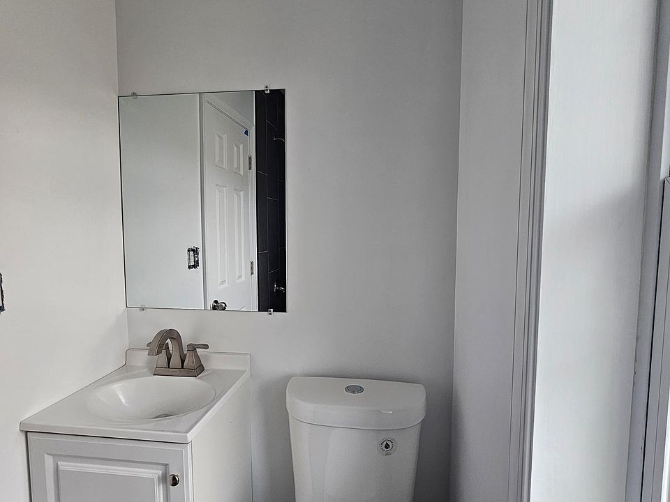 1st image of 526 Main St APT 2