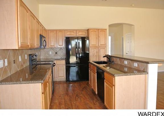 4th image of 3041 Curtis Dr