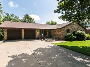 3078 Hales Mill Rd, Dubuque, IA 52002