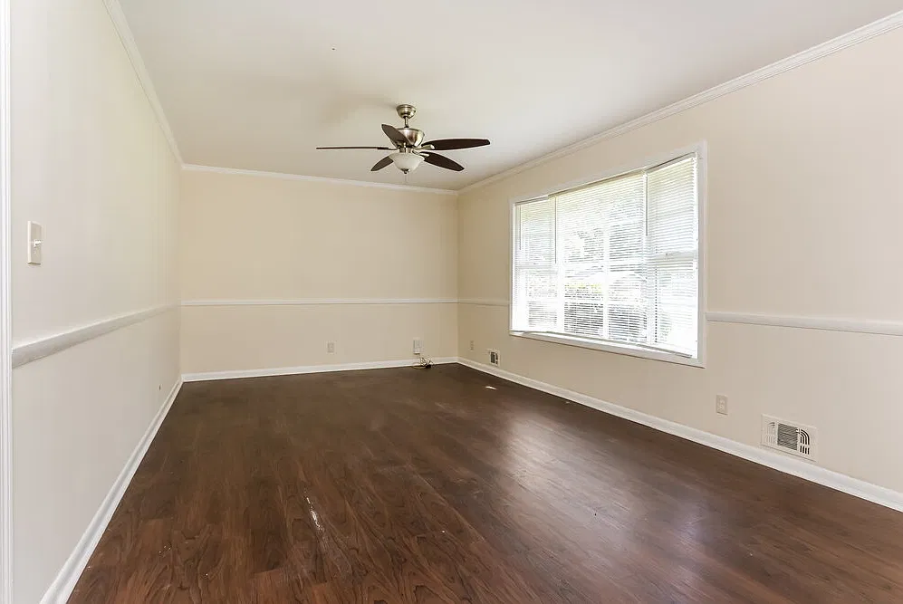 4 bed, 2.5 bath, 1244 sqft, $1,820 — Photo 4