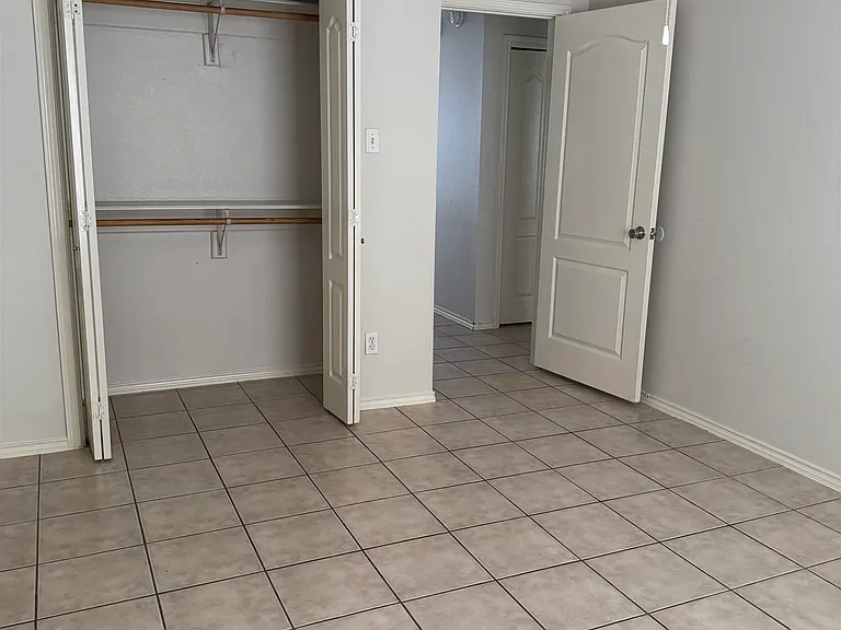 203 Martingale Ln #58 — Photo 14