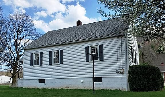 5th image of 110 Lindenwood Dr