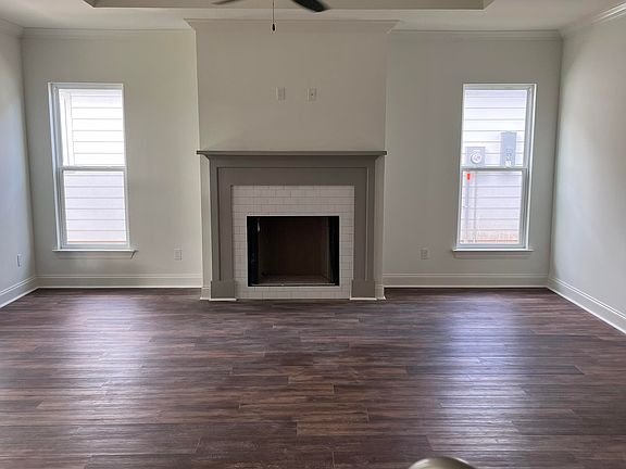 3rd image of 107 Valsain Ct