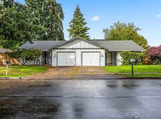 1380/1390 Candlelight Dr, Eugene, OR