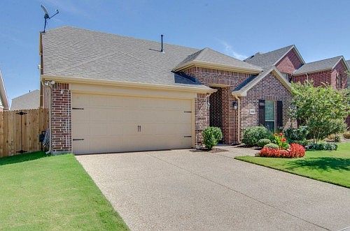 3rd image of 1408 Creek Crest Dr