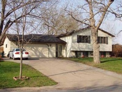513 E 3rd St, Monticello, MN, 55362