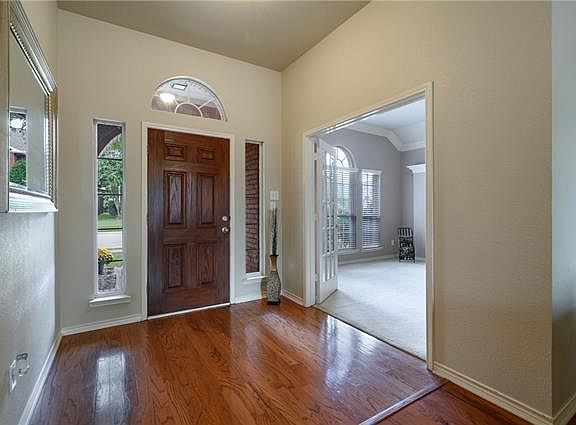 3rd image of 1411 Shetland Dr