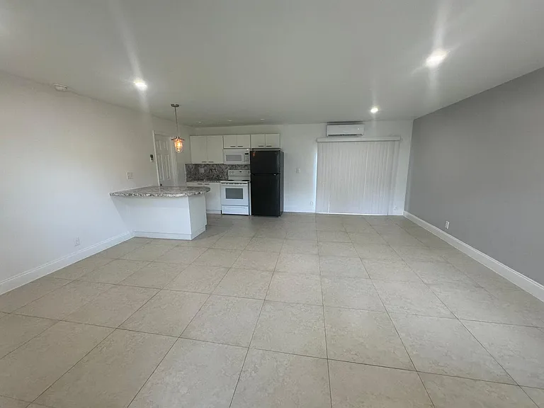 1413 N Dixie Hwy #2 — Photo 21