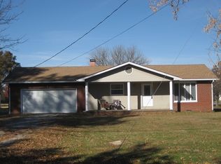 1210 E Grand Ave, Carterville, IL 62918