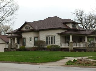 500 E Howard St, Manchester, IA 52057