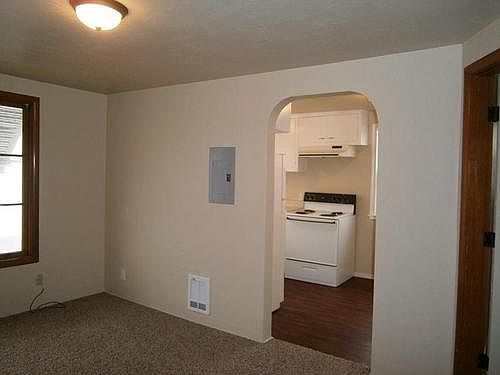 4th image of 531 N Holly St APT B