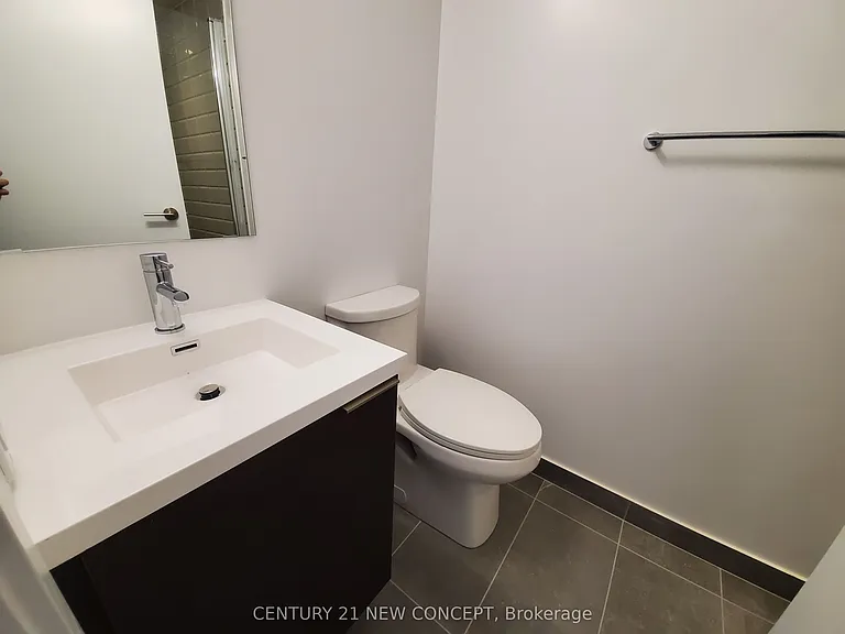 203 College St #1105 — Photo 11
