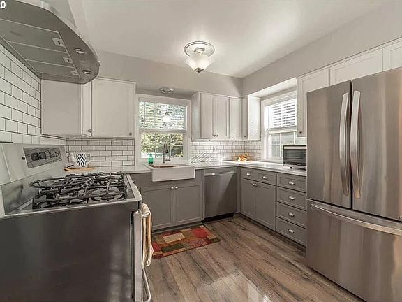 5th image of 8385 SW Avery St #101