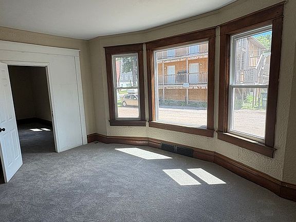 4th image of 1114 University Dr N APT 1