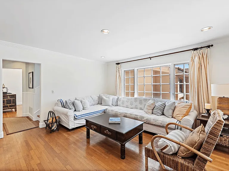 129 McAulay Pl — Photo 28