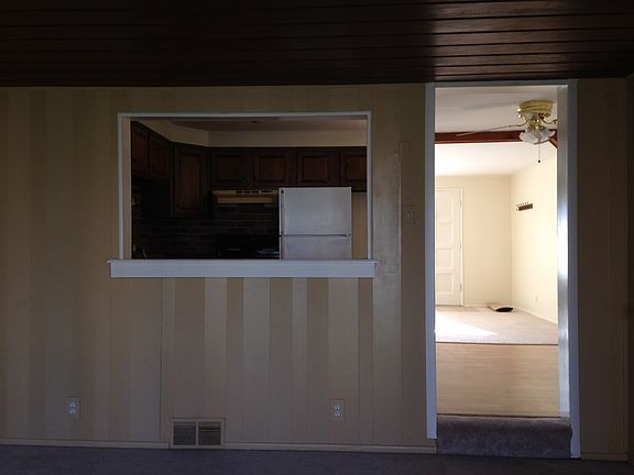 3rd image of 127 N Knollwood Dr