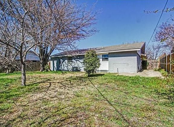 2nd image of 737 Pinehurst Dr