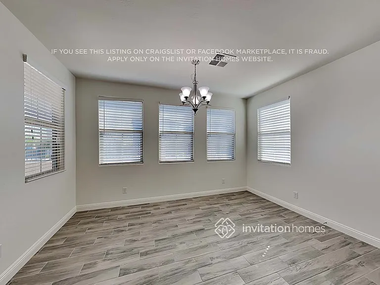 242 N 69th Pl — Photo 9