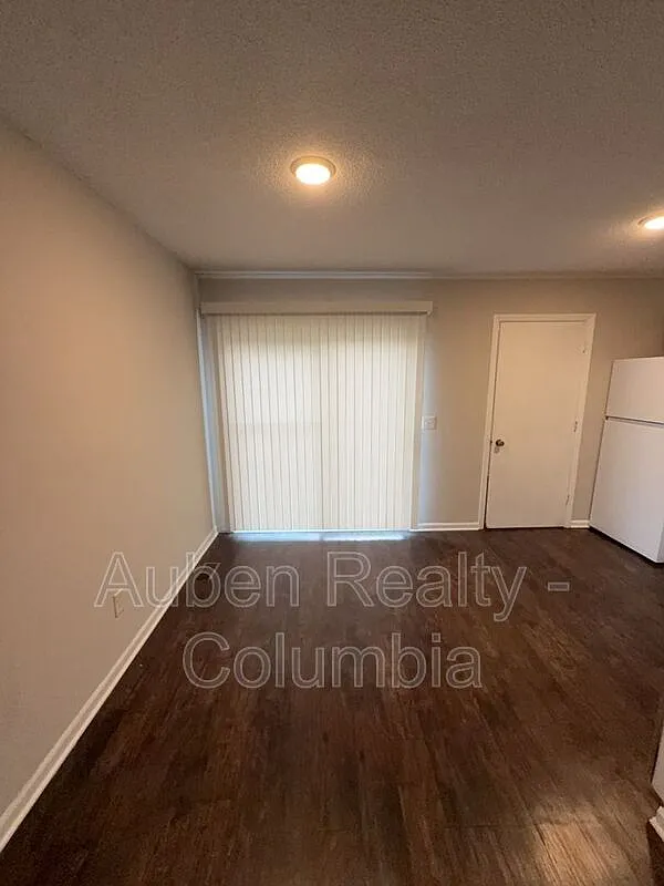 2 bed, 1.5 bath, 833 sqft, $1,150 — Photo 4