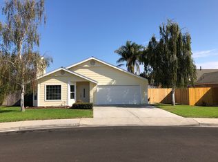931 E Rainbow Dr, Santa Maria, CA 93455