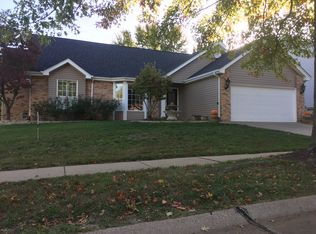 16752 Babler View Dr, Ballwin, MO 63011