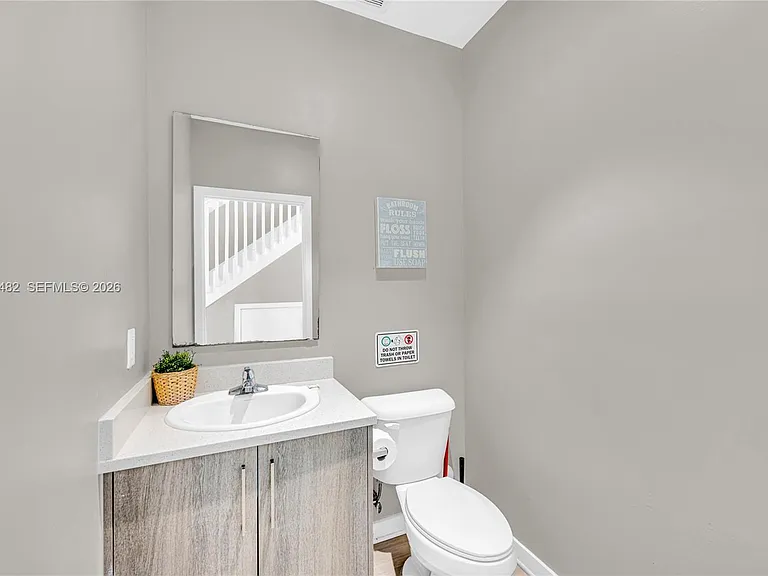 170 NE 158th St #2 — Photo 19