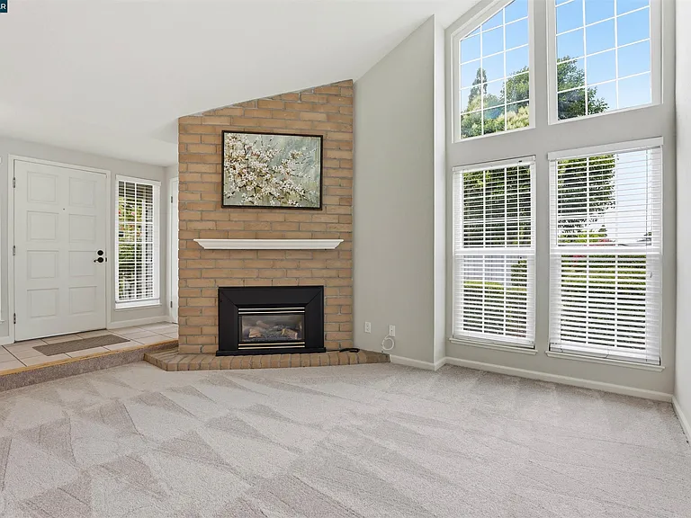 177 Northwood Cmns — Photo 9